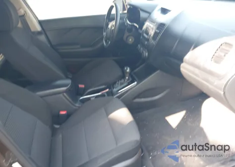 2017 Kia Forte Lx z USA, uszkodzony, nr VIN 3KPFK4A77HE136541